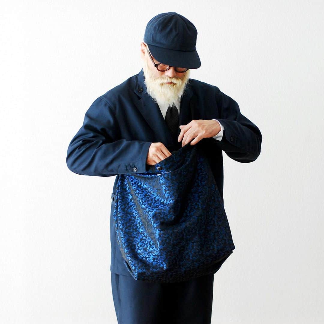 wonder_mountain_irieさんのインスタグラム写真 - (wonder_mountain_irieInstagram)「［#21SS］ Engineered Garments / エンジニアードガーメンツ “Carry All Tote -Shiny PC Jacquard ” ¥18,700- _ 〈online store / @digital_mountain〉 https://www.digital-mountain.net/shopbrand/000000013161/ _ 【オンラインストア#DigitalMountain へのご注文】 *24時間受付 *14時までのご注文で即日発送 *1万円以上ご購入で、送料無料 tel：084-973-8204 _ We can send your order overseas. Accepted payment method is by PayPal or credit card only. (AMEX is not accepted)  Ordering procedure details can be found here. >>http://www.digital-mountain.net/html/page56.html  _ #NEPENTHES #EngineeredGarments #ネペンテス #エンジニアードガーメンツ _ 本店：#WonderMountain  blog>> http://wm.digital-mountain.info _ 〒720-0044  広島県福山市笠岡町4-18  JR 「#福山駅」より徒歩10分 #ワンダーマウンテン #japan #hiroshima #福山 #福山市 #尾道 #倉敷 #鞆の浦 近く _ 系列店：@hacbywondermountain _」2月1日 19時02分 - wonder_mountain_