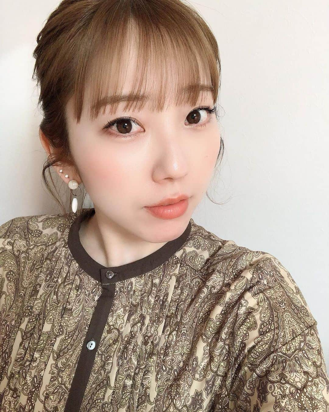 木下望のインスタグラム：「・ ・ 今日も2月14日に向けてリハでした💃みんな楽しみにしててね🥺  今日はどうしてもパン食べたくて買って帰った！  今日食べたパンは違うのなんだけど、代々木上原にあるマンマーノの「カマンベール&蜂蜜バターのタルティーヌ」が1番好きなパン認定したかもしれない疑惑なの！！！夢に出てくるくらい食べたいまである！！！  Dean & DeLucaのソーセージのやつも結局大好きなんだけどな🥺  第一位ってなかなか決めるのむずい🤷‍♀️そんなこと考えてる時間が幸せ🥐  みんなの好きなパンはどこのお店〜？？」