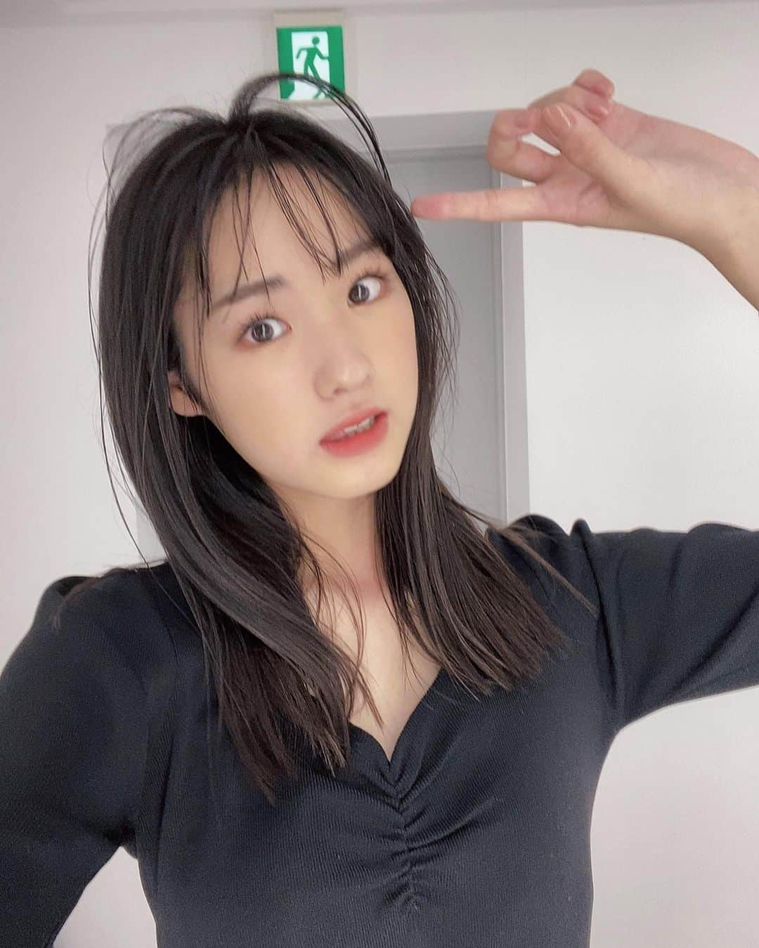 組橋星奈さんのインスタグラム写真 - (組橋星奈Instagram)「・ ・ ・ 今日はニコラ3月号発売日です!! ・ 大大大好きなまなちゃんのピン表紙です爽やかで可愛い…😿 ・ 内容は盛り沢山なので是非見てね！ ・ あっ！髪の毛はねガチです笑😏  ・ ・ ・ ・ ・  #組橋星奈  #ニコラ  #ニコラ3月号  #ニコラ発売日」2月1日 19時24分 - sena_kumihashi0716