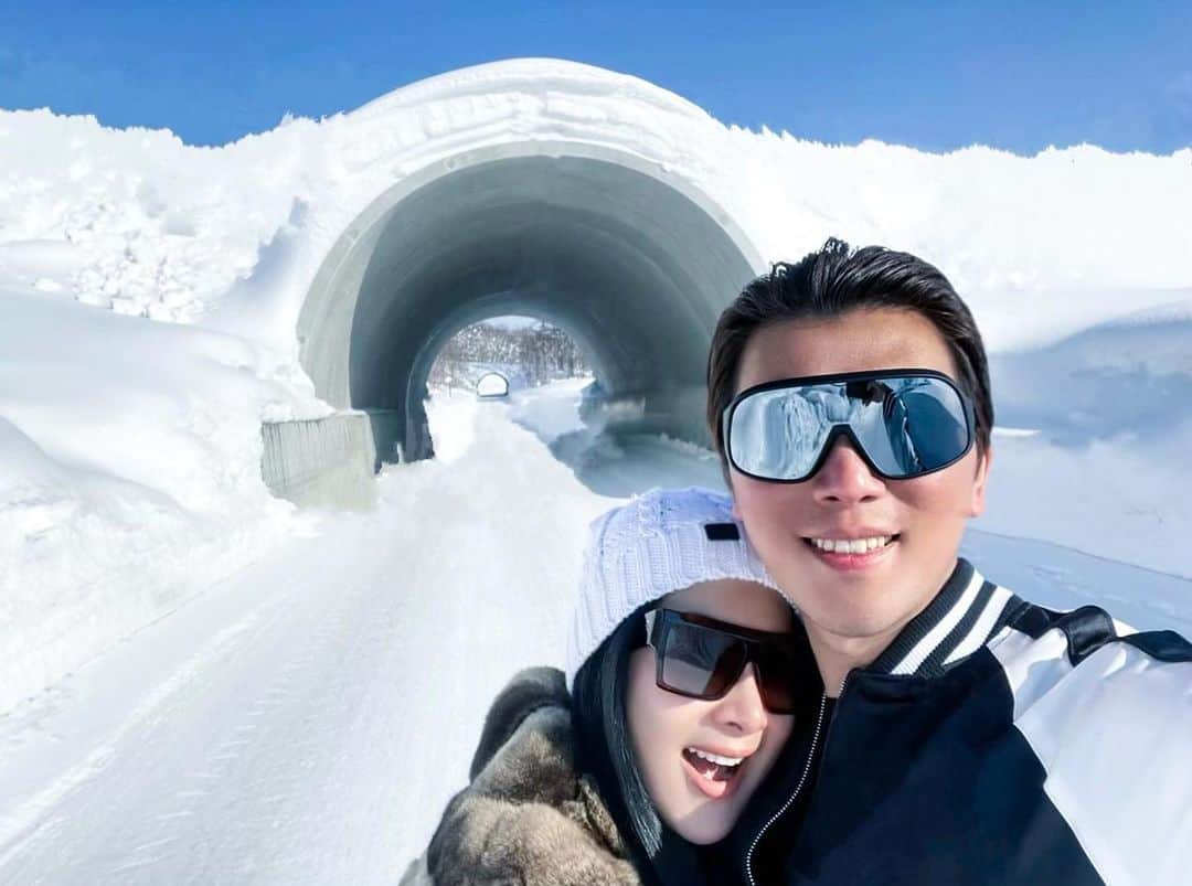 Syahriniさんのインスタグラム写真 - (SyahriniInstagram)「•  All Of Me Loves All Of You !  @reinobarack   _______________ 𝓢𝓨𝓡 _______________  #PrincesSyahrini #Winter_Feb1st2021 #WinterWonderland」2月1日 19時26分 - princessyahrini
