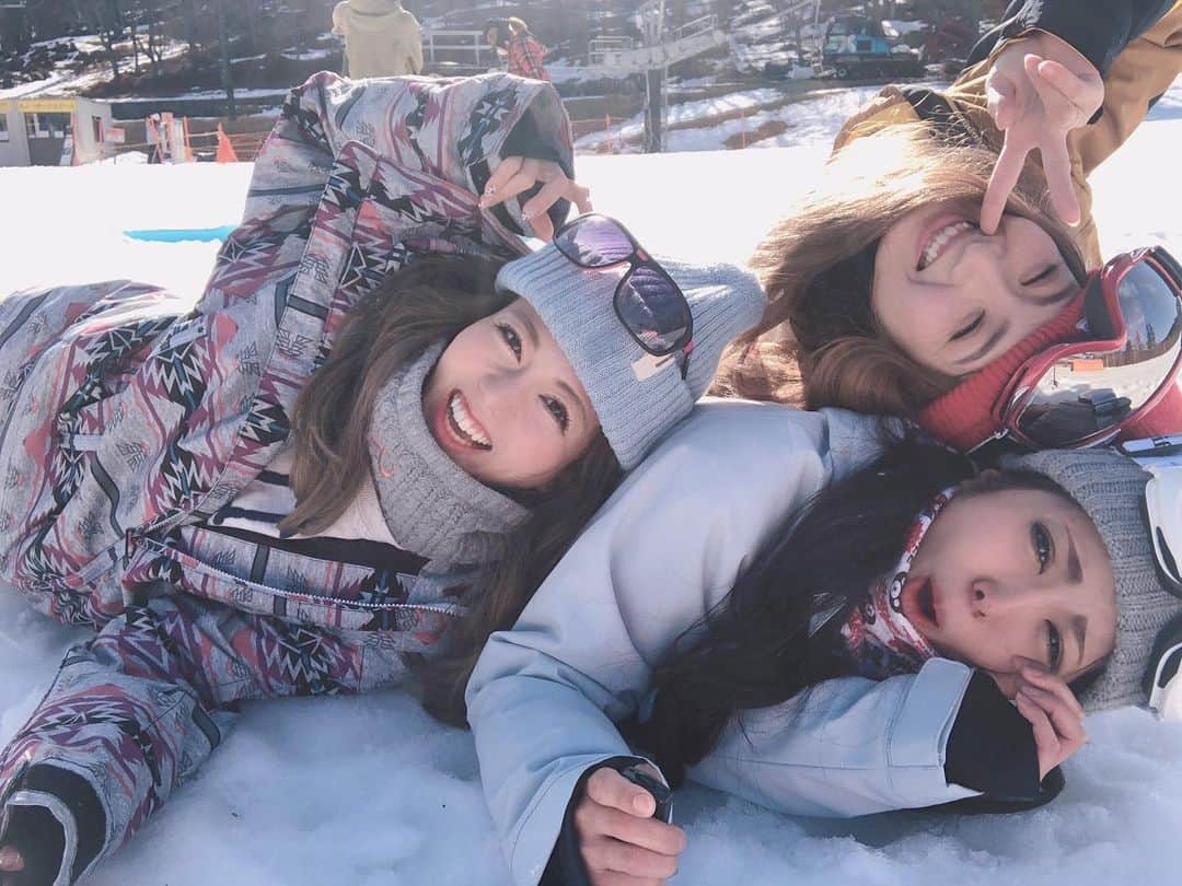 myumyuさんのインスタグラム写真 - (myumyuInstagram)「爆笑をたくさんありがとう😂💓💓  健康なるわ🤣🤣🤣w  #爆笑健康法#関西のおばちゃん達#笑いジワだらけの幸せばあちゃんになると決めている #mylove#bff#bestfriends#love#peace#happy#snowboardgirl #スノボ#スノボー女子#スノーボード」2月1日 19時27分 - myumyu_travel_bikini