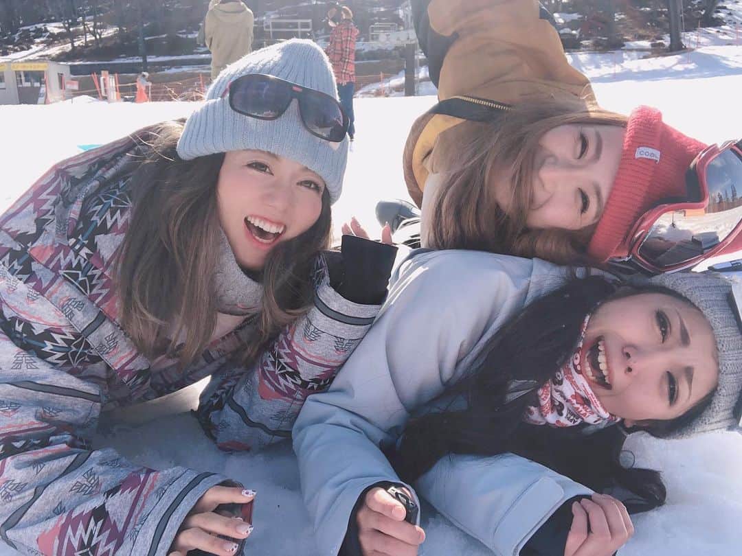 myumyuさんのインスタグラム写真 - (myumyuInstagram)「爆笑をたくさんありがとう😂💓💓  健康なるわ🤣🤣🤣w  #爆笑健康法#関西のおばちゃん達#笑いジワだらけの幸せばあちゃんになると決めている #mylove#bff#bestfriends#love#peace#happy#snowboardgirl #スノボ#スノボー女子#スノーボード」2月1日 19時27分 - myumyu_travel_bikini