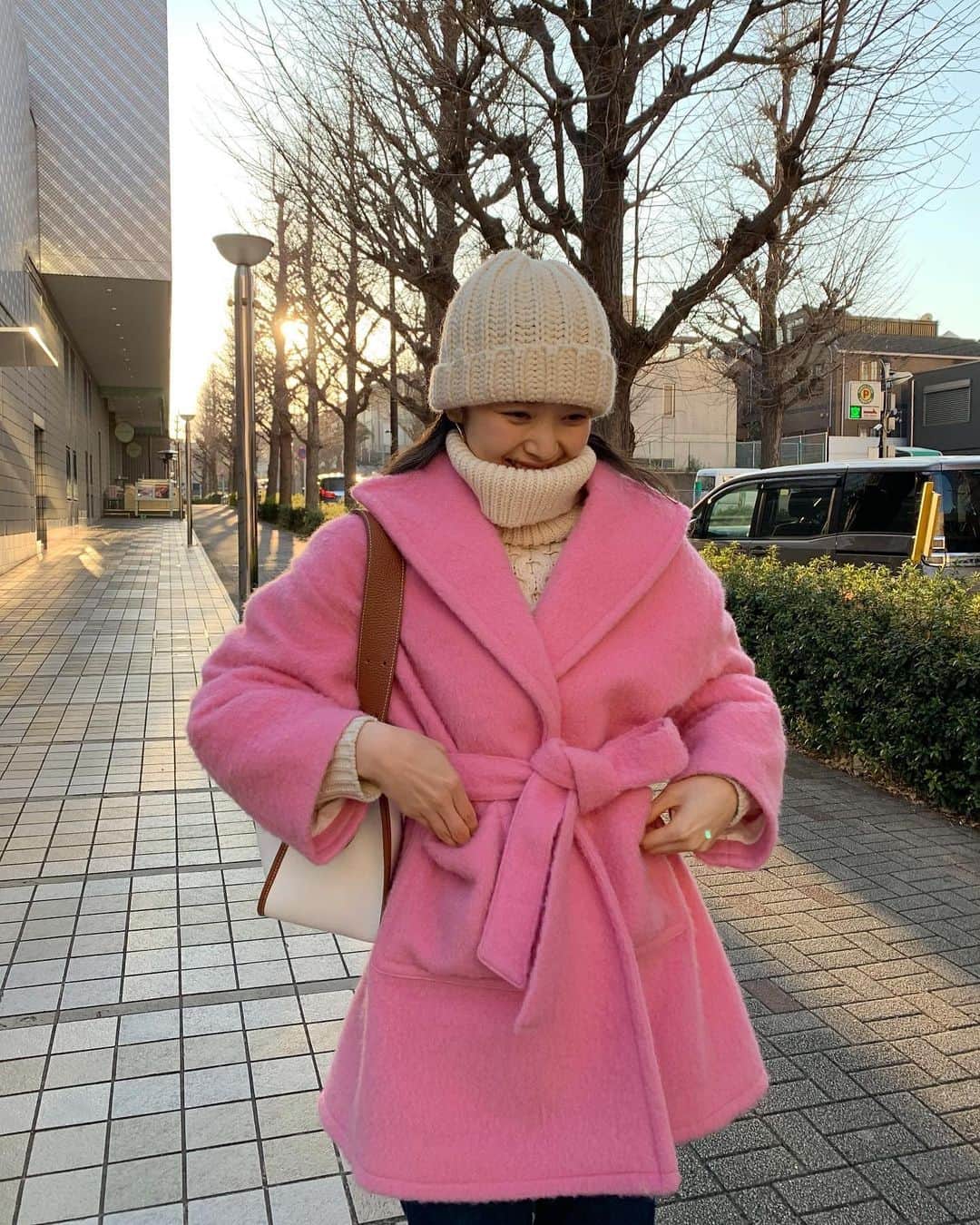佐藤優津季のインスタグラム：「今日♡ #ootd  #knit #clane  #coat #machupichushop #oshimarei  #denim #vintage  #bag #vasic  #shoes #undefeated #nike」