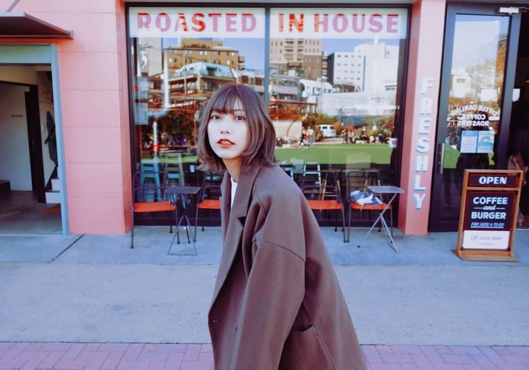SHIZUKAのインスタグラム：「. Sorry that I haven’t posted bass videos recently I know you want to watch them not my pictures haha  I need to hang out with my friends and take nice pictures for a change cause have been busy with preparing videos for YouTube. Can’t wait to show you guys:) . 最近全然ベースの動画撮れてないや〜　でもYouTubeを本格的に始める準備をしているよ！近々お知らせできると思うから楽しみにしててね」