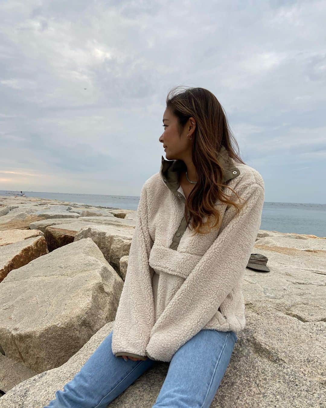 BillabongWomensJapanのインスタグラム：「保温性の高いフリースは、シーズンに一枚はゲットして」