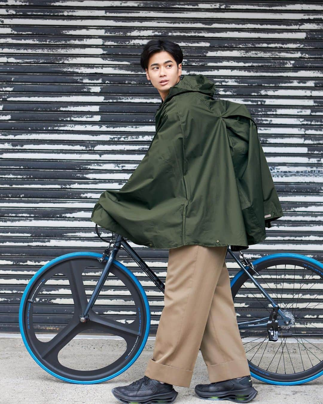 岩永徹也さんのインスタグラム写真 - (岩永徹也Instagram)「☂️🌥🌧☀️  Wpc. 2021 SPRING／SUMMER COLLECTION  モデルとして出演させていただいております。  Wpc.さんのアイテムは可愛いデザインからカッコいいデザインのレイングッズがたくさんあり本当にバリエーション豊富でした👏 実際に撮影に使用した日傘もオシャレで熱中症対策も日焼け防止にもバッチリでした！👍😎 ぜひぜひチェックしてみてください〜🙌 @wpc_official   #wpc #wpc_worldparty #wpcdrops」2月1日 19時45分 - iwanaga.bro