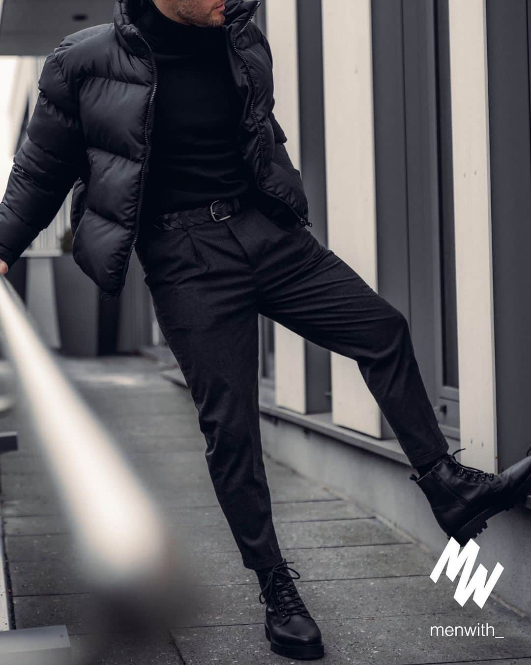 Men Withのインスタグラム：「Very cool photo of our dear friend @lukasgruszewicz 👌🏽 #menwithstreetstyle」