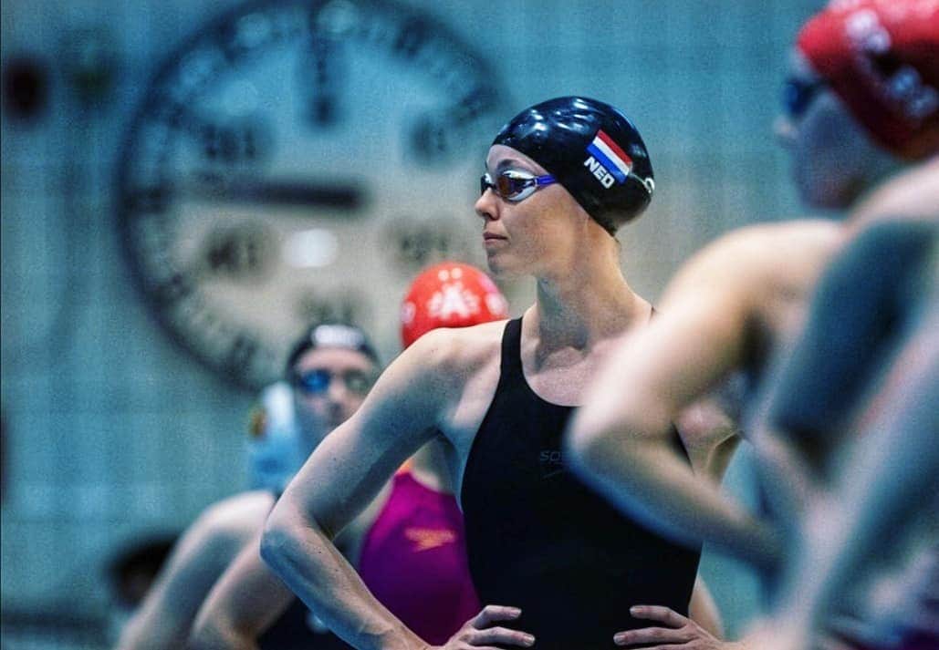 フェムケ・ヘームスケルクのインスタグラム：「'Don't watch the clock, do what it does. Keep going' 💪🕒  . . . #MondayMotivation  📸 : @artpupo」