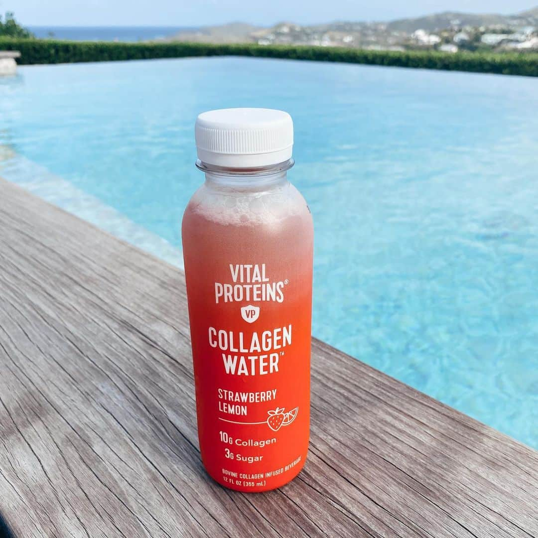 サマー・レイさんのインスタグラム写真 - (サマー・レイInstagram)「Day 1 at the Vital Proteins Wellness House is off to a great start! After a @vitalproteins cold brew coffee protein shake we had a HIIT workout followed by some yoga. The collagen water is keeping me hydrated in this heat....my favorite flavor is 🍓🍋 #VitalWellnessHouse #itswithinus」2月2日 5時26分 - daniellemoinet