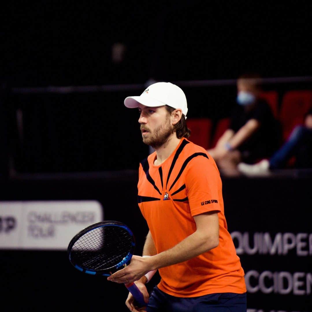 リュカ・プイユのインスタグラム：「Première victoire en simple de la reprise, ✔️🙂 #Allez @opendequimper 💪🏻」