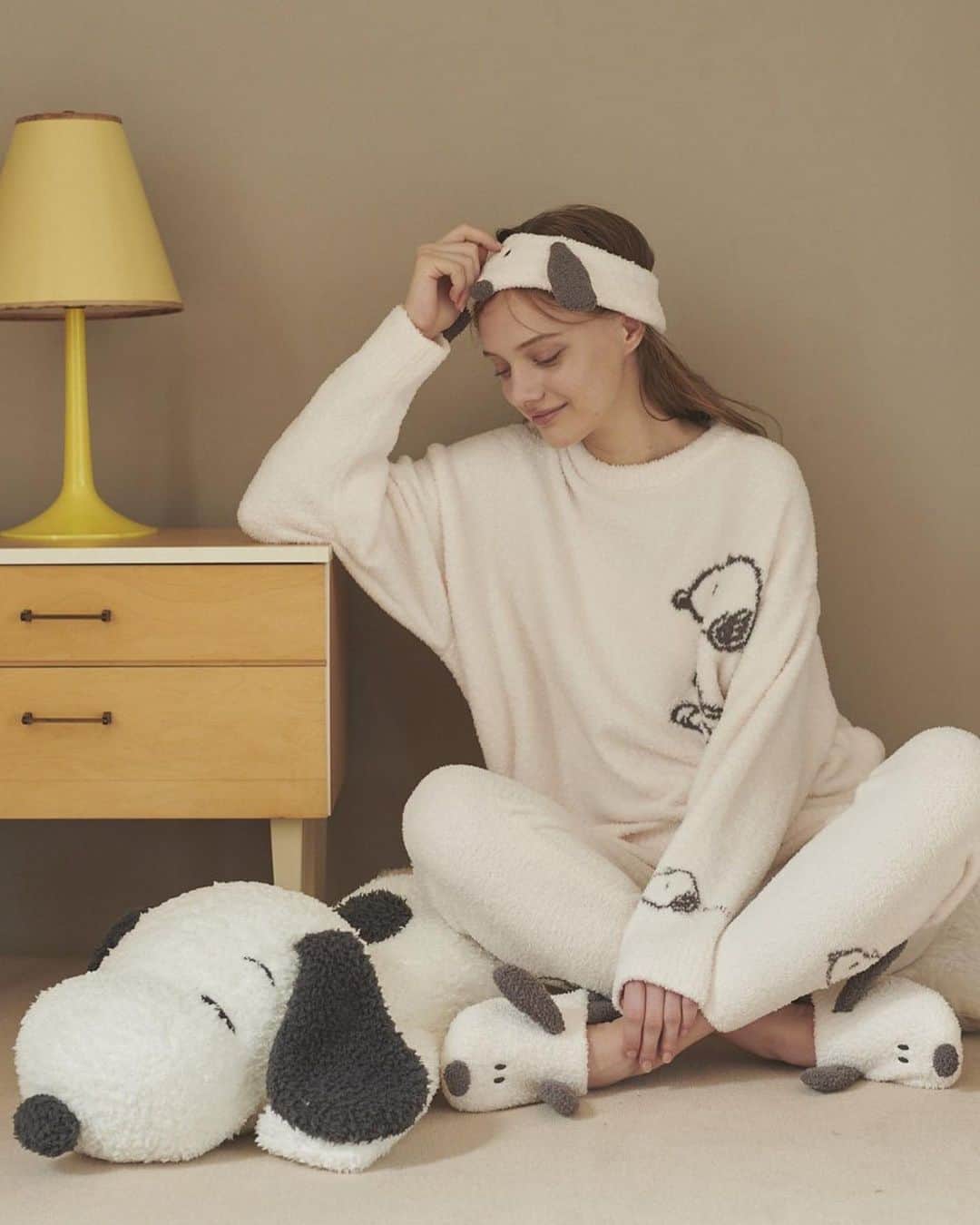 スヌーピーのインスタグラム：「Keep cozy with these women's styles from Gelato Pique, a Japanese loungewear brand who specialize in super soft and comfortable fabrics! Shop now at #linkinbio . . @snoopyinfashion @gelatopique_usa #mysnoopystyle  #Snoopy #Peanuts #winterstyle #cozy」