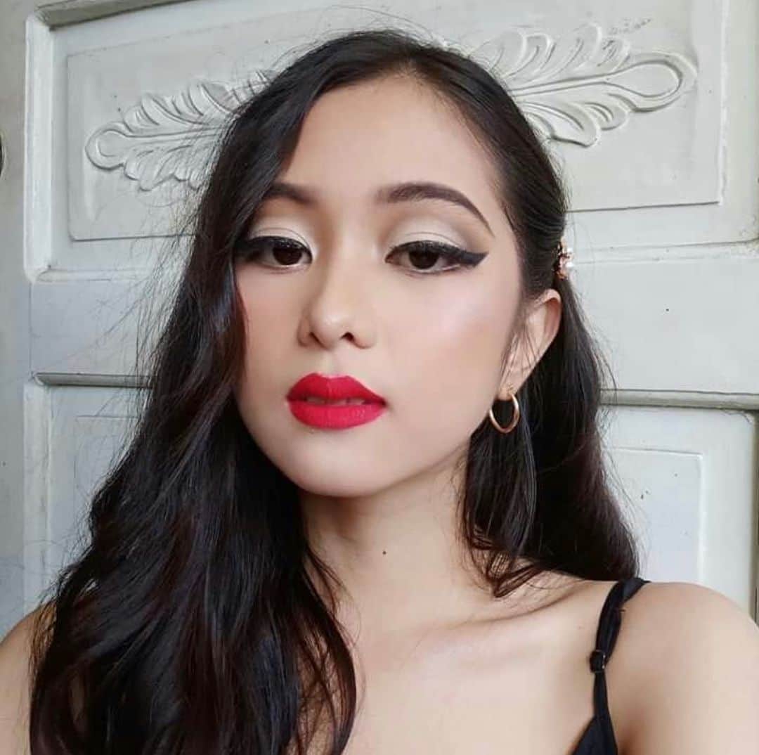 Motives Cosmeticsのインスタグラム：「A winged liner queen 🖤 Swipe to see more fierce winged looks brought to you by the Motives Precisely The Point Eye Line ✨Tap the image to shop our newest liquid liner!」
