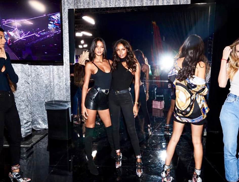 ライス・リベイロのインスタグラム：「Happy birthday sis! So many special moments! Wish we could all be together right now with the crew doing what we do best, celebrating life! Love you @jastookes」