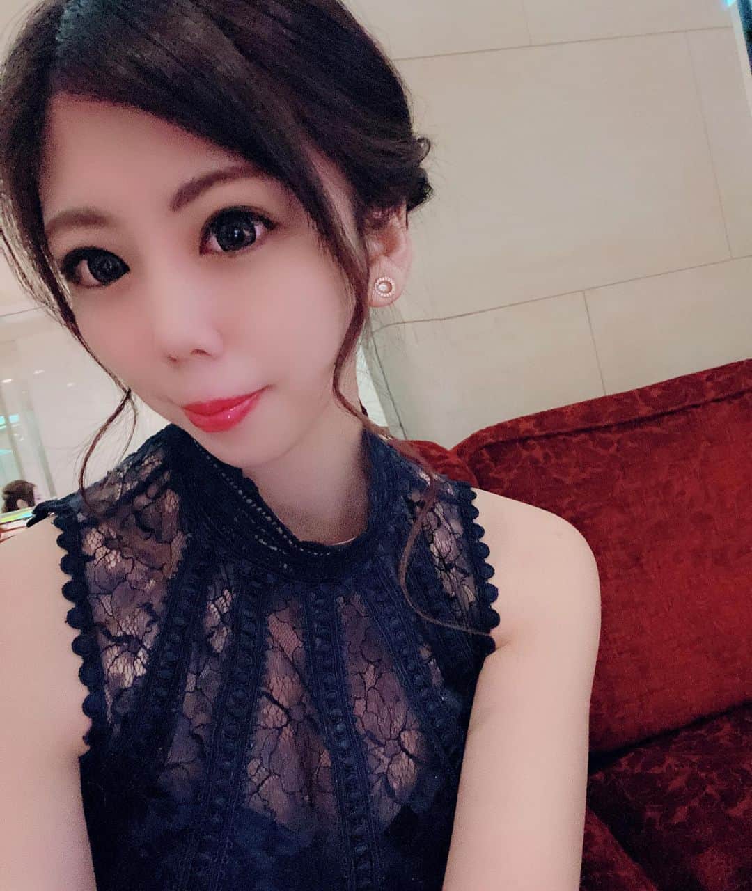 のインスタグラム：「今日から2月！！🙆‍♀️✨  よろしくお願いします❣️ 今月はシフトバラバラなので？ 連絡くださいーーーー！😎  #バルセロナグループ #キャバ嬢 #キャバクラ #北海道 #札幌 #すすきの #美女 #美人 #美容 #可愛い #ニュークラブ #ホステス #ススキノ #ラウンジ #ガールズバー #飲み屋 #水商売 #呑み #キャバ #かわいい女の子 #さっぽろ #ニュークラ嬢 #ポケパラ #ナイツ #ニュークラ #ニュークラ嬢 #すすきのグルメ #札幌観光 #likefoflike #follow4follow」