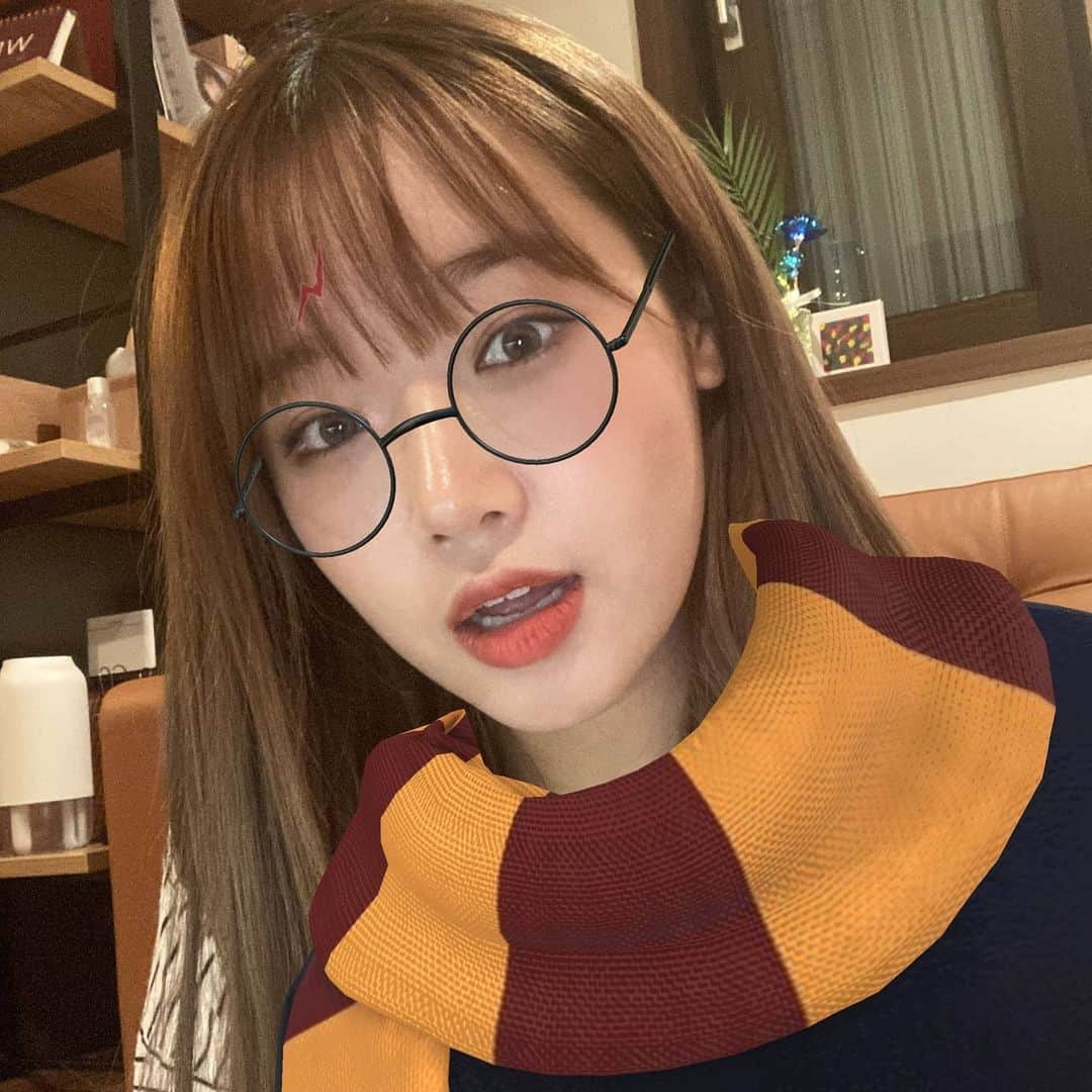 チェ・ユジョンさんのインスタグラム写真 - (チェ・ユジョンInstagram)「쨘 댕리포터 나가신다~~ #유정 🌻」2月1日 21時45分 - yoojung_weme