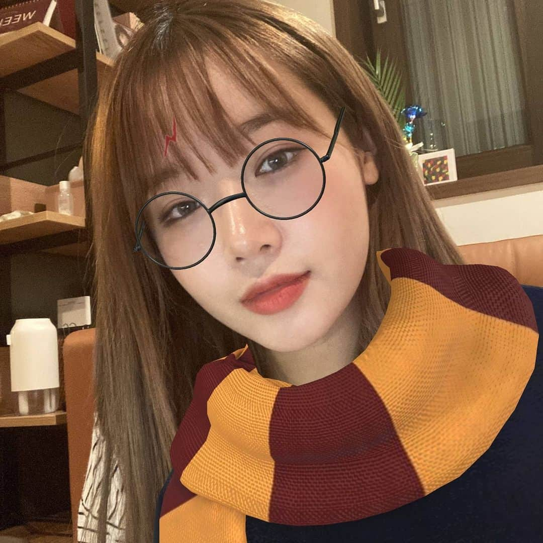 チェ・ユジョンさんのインスタグラム写真 - (チェ・ユジョンInstagram)「쨘 댕리포터 나가신다~~ #유정 🌻」2月1日 21時45分 - yoojung_weme