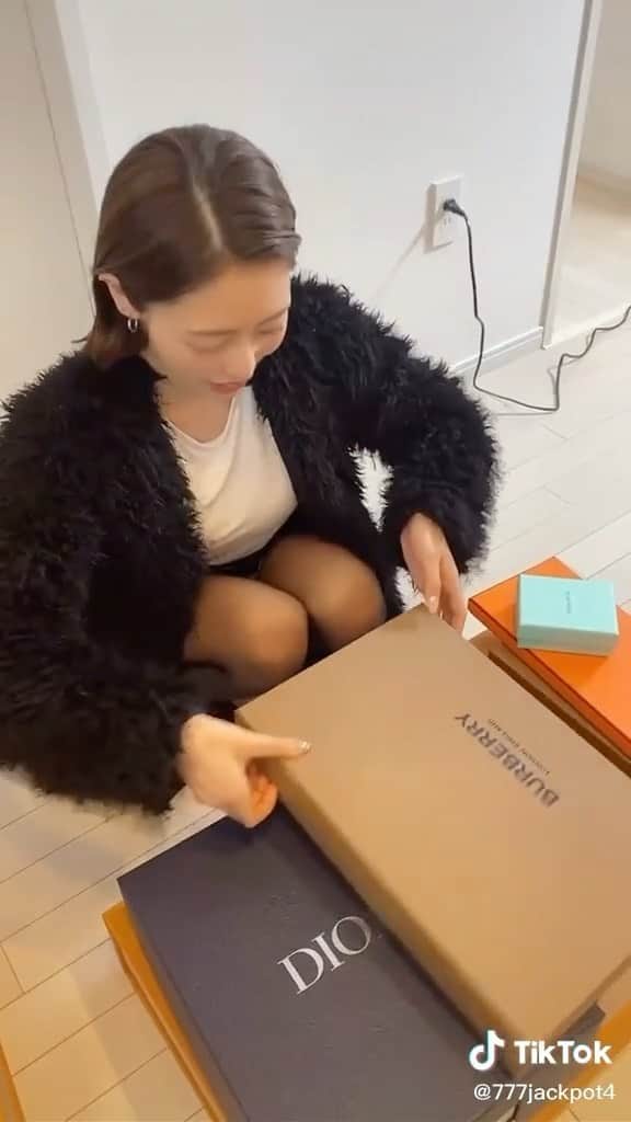 ☆SH!NR!☆のインスタグラム：「破産した。 #youtuber #ジャックポットしか勝たん #みんなでいこなー」