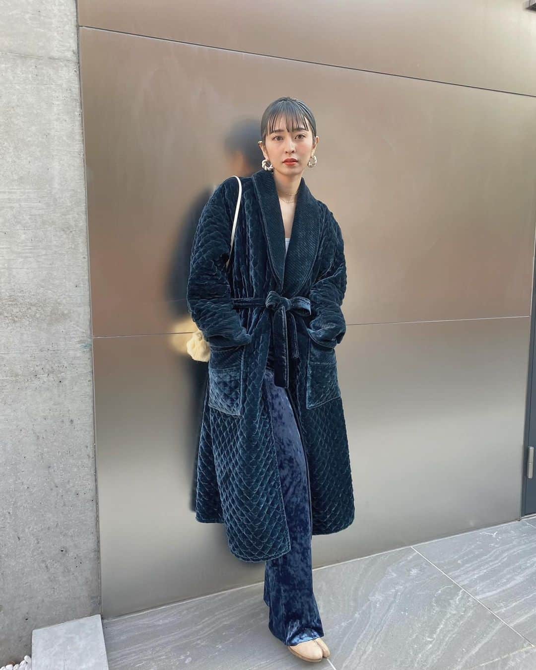 梅村実帆のインスタグラム：「セットアップみたいに着るのがすき🐋💙」