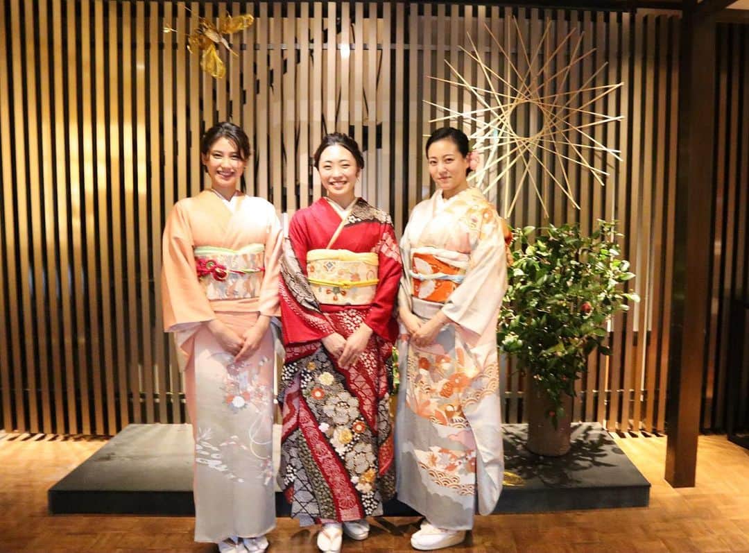 青山恵梨子さんのインスタグラム写真 - (青山恵梨子Instagram)「少し前の幼馴染のお式💐 出席できて本当によかった！ しっかり対策しての式。 素敵でした♥️ 暖かくて暖かくて、私も沢山幸せ貰った！  #三瀧荘 #結婚式 #広島  #おめでとう」2月1日 22時14分 - eriko_aoyama