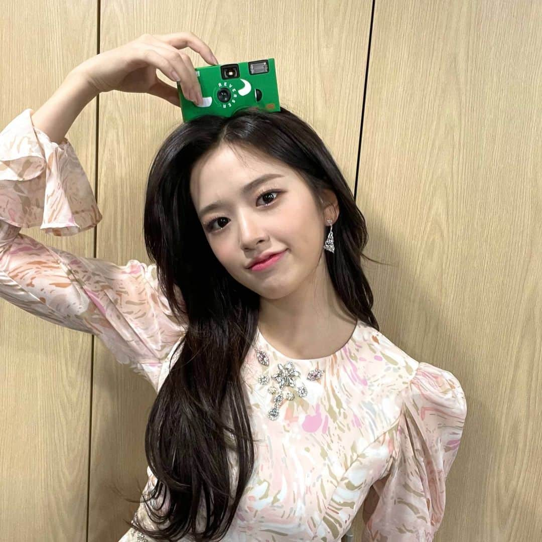 IZ*ONEさんのインスタグラム写真 - (IZ*ONEInstagram)「🐮📸💚  #유진 #ユジン #IZONE #아이즈원 #アイズワン」2月1日 22時23分 - official_izone