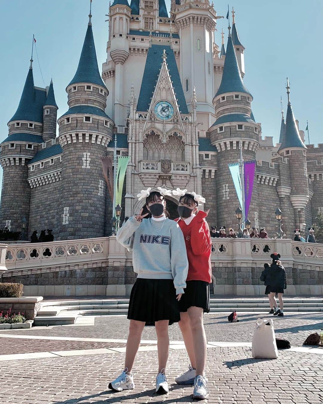 池田愛梨のインスタグラム：「luv u 4ever <3 #disneyland  #christmasdisney  #制服ディズニー」