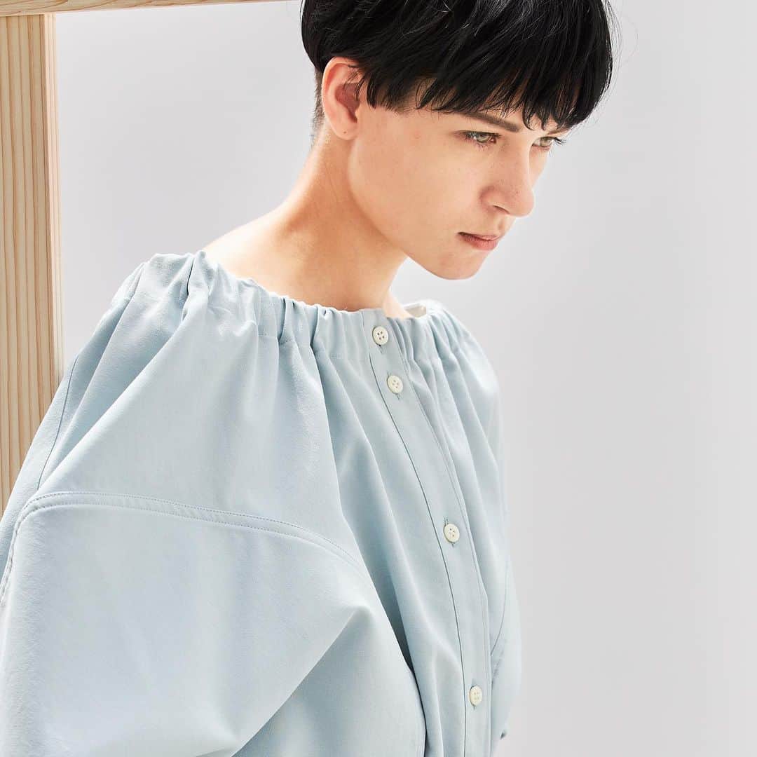 資生堂 のインスタグラム：「. AKIRANAKA RESORT2021 collection @akiranaka.official   Hair&Makeup: #ainieda (贄田 愛)  #akiranaka  #アキラナカ  #shiseidohma  #tokyo  #東京  #japan  #backstage #fashion  #beauty  #fashionphotography #hair #makeup  #ファッション #ビューティー #ヘアメイク」