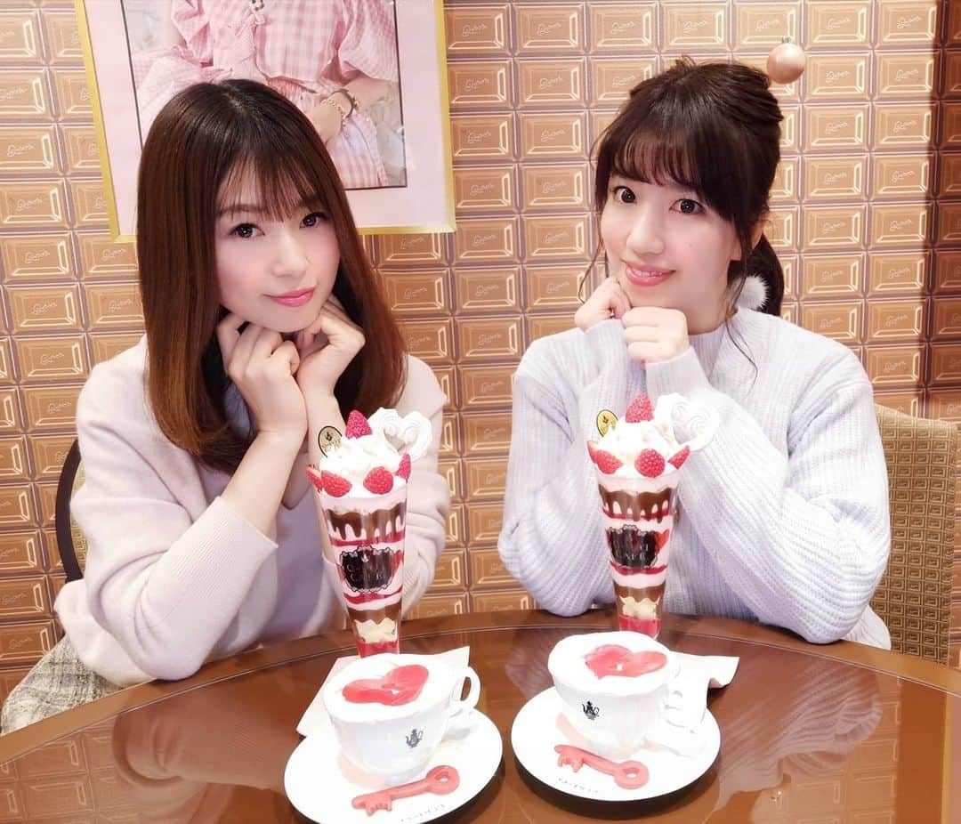 畠山優梨枝のインスタグラム：「いちごの季節ですね🍓🍓 いちご大好き❤️通りすがったら可愛いパフェ見つけちゃったのでいただいてきました😆😆可愛くって甘いものを食べると元気が出ますな✨✨  #いちご#いちごパフェ#ストロベリーパフェ#バレンタインデー#バレンタイン#ストロベリー#パフェ#パフェ活#いちご狩り#表参道#カフェ#表参道カフェ#CAFE#strawberry#strawberryparfait#なちゅり」