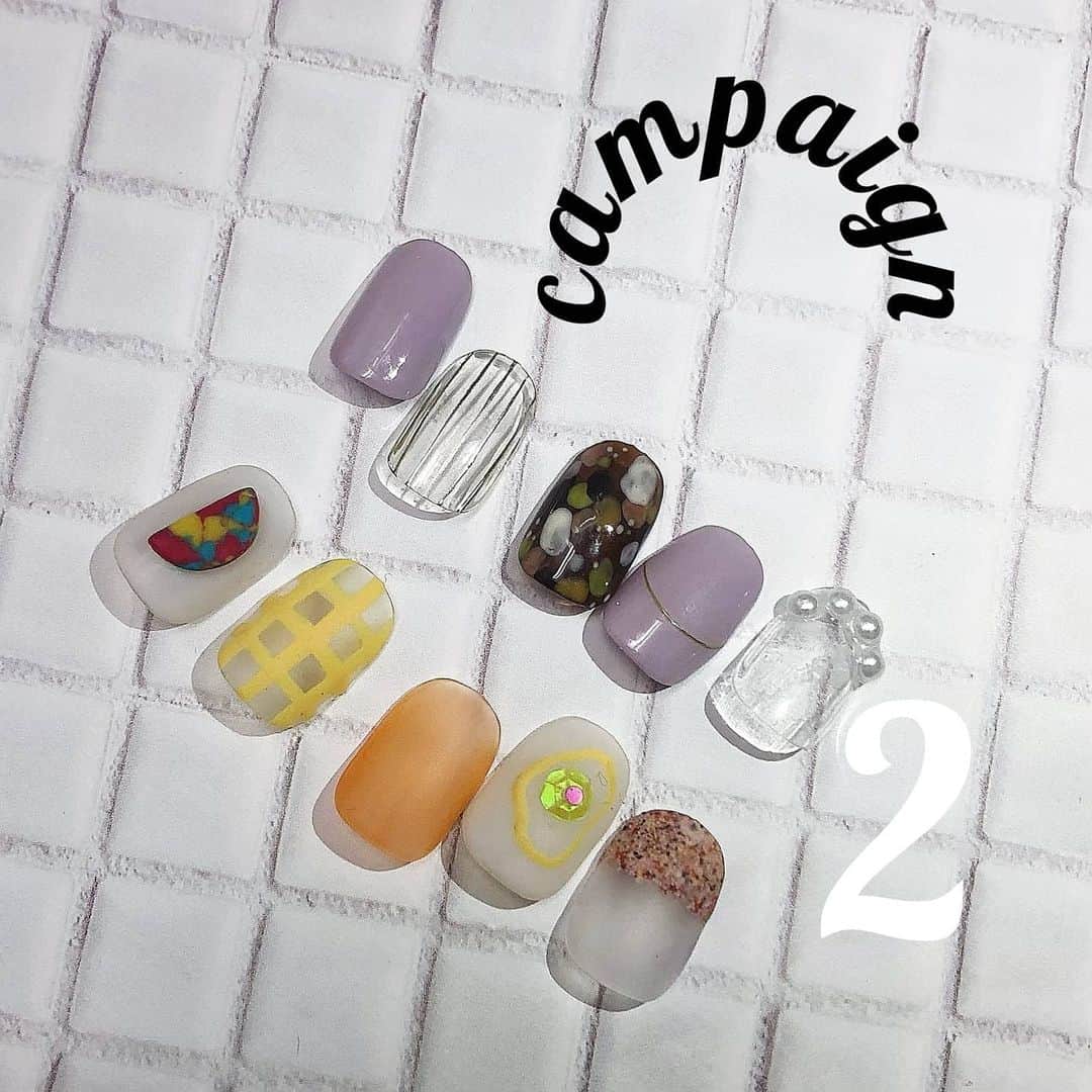のインスタグラム：「❰Sugne campaign ❱6990yen ♥♡💜♡💙 3月の月替わりキャンペーン🤗😍👭 . 丁寧に仕上げるので持ちが良くご好評頂いています🥰シンプルから個性的なデザインまで、取り揃えております！リピーターオフ無料🆓  他、ゆたむコース（ ¥7700）、イラストありのオーダーメイドコース（梅コース¥8800）痛ネイル等はお電話のみの受け付けになっております。 . #sugnecampaign #sugne#ネイル#ネイルデザイン#ネイル#カジュアルネイル#ショートネイル#ネイル#ニュアンスネイル#ニュアンスアート#nail#マツエク#カラーエクステ#かわいい#nailart#手描きアート#高田馬場ネイル#高田馬場」