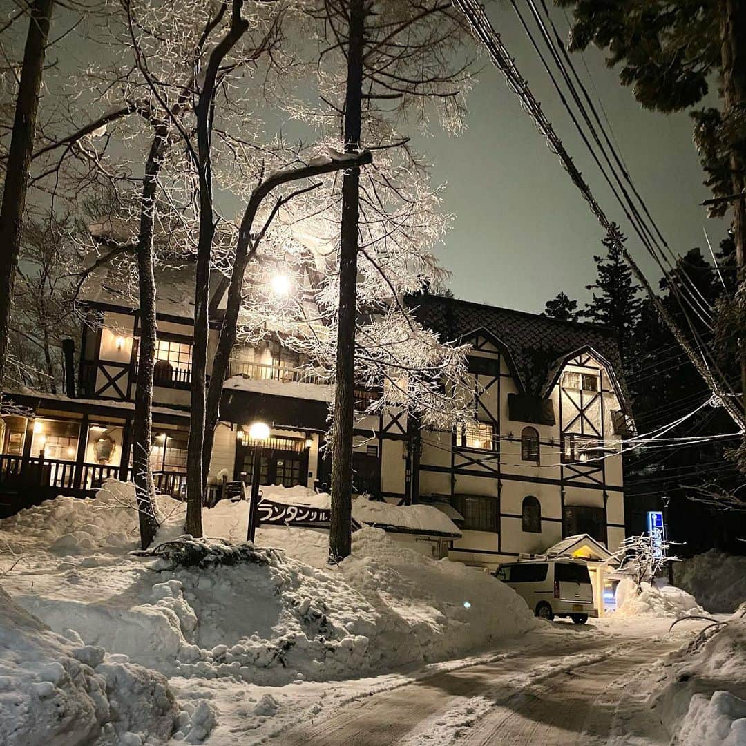 栄木明日香さんのインスタグラム写真 - (栄木明日香Instagram)「I ❤️Snow   今週は白馬いってきたよー❄️  #snow #ski #hakuba #niseko #白馬」2月1日 22時49分 - liz_asuka__