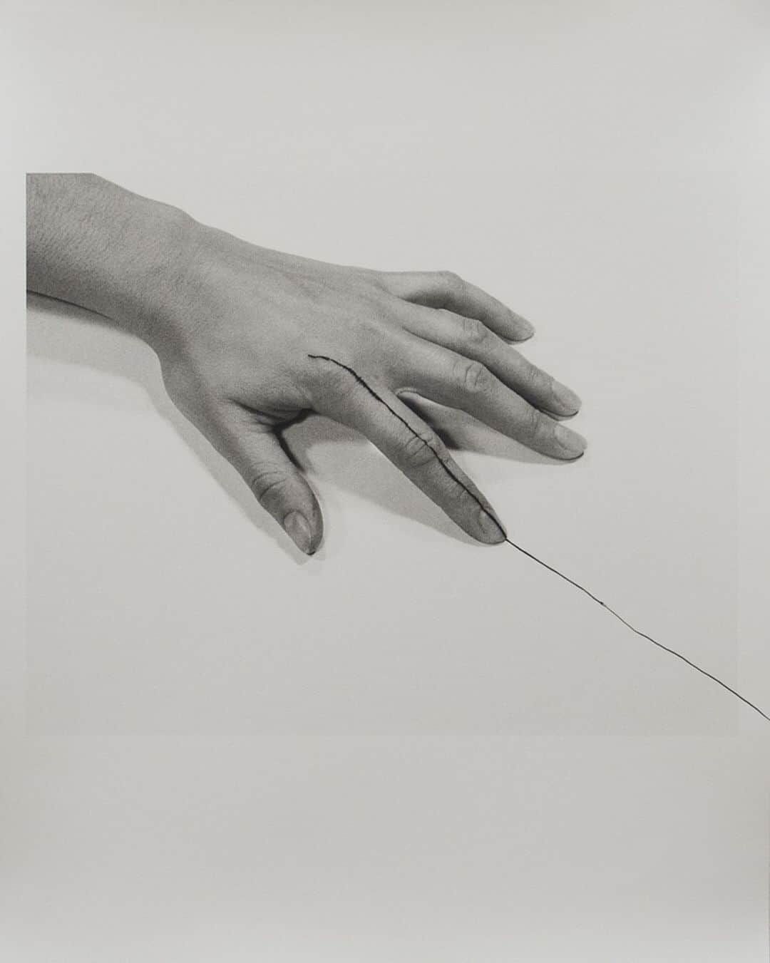 エルエヌシーシーのインスタグラム：「LN-CC Inspiration: Untitled - Liliana Porter, 1973. #Archive」