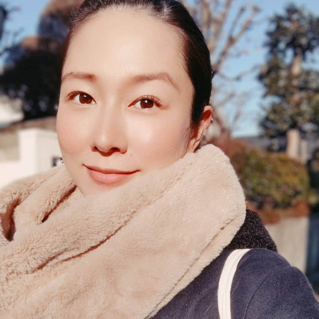 吉村美樹さんのインスタグラム写真 - (吉村美樹Instagram)「【今日はデビュー記念日👠】本日、サトルジャパンに所属をさせて頂いて１４年が経ちました。２００７年、大学卒業とほぼ同時期にデビューをさせて頂いてあっという間に36歳（笑）サトルジャパンにこうして長く居させて頂けるのも、応援してくださる皆様、マネージャーさん、いつも前向きな言葉をくれる社長、そして家族の支えあってこそだと思っています。デビュー当時は、まさか自分がCMに出演したりビールジョッキ片手に全国行脚をしたりスカイダイビングをしたり海外に行ったり…想像もしていませんでした（笑）大好きなお着物やビール、塾講師の経験や大学で学んだコミュニケーション学、全てが今のお仕事につながっています。本当に、生きていて無駄なことなんて１つもないんだなと思う毎日です。もちろん、母になれたこともその１つ。これからも、自分の人生に悔いの無いよう１日１日を大切に、コツコツ過ごして参りたいと思います。長くなりましたが、１５年目のサトルジャパンメインボード『吉村美樹』も引き続き、宜しくお願い致します☺  #サトルジャパン #メインボード #吉村美樹 #モデル #ママモデル #satorujapan #mainboard #model #yoshimuramiki　#デビュー #デビュー記念日 #anniversary #14th #１５年目 #感謝 #いつもありがとうございます #マイペース #コツコツ #👠 #💄 #📺 #👘 #🍺 #３０代モデル #めざせ #おばあちゃんモデル #死ぬまでモデル」2月1日 23時07分 - yoshimuramiki0911