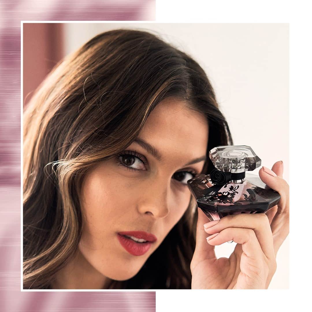 Lancôme Officialさんのインスタグラム写真 - (Lancôme OfficialInstagram)「Let’s follow Iris @irismittenaeremf on her way to her special Valentine’s Day date. There is no time left and La Nuit Trésor Dentelle De Roses Limited Edition is the perfect scent for a unique romantic moment.  Get a gift with each purchase with the code IRIS21 @sephorafrance. #Lancome #FastAndFabulous #LaNuitTresorDentelleDeRoses」2月1日 23時15分 - lancomeofficial