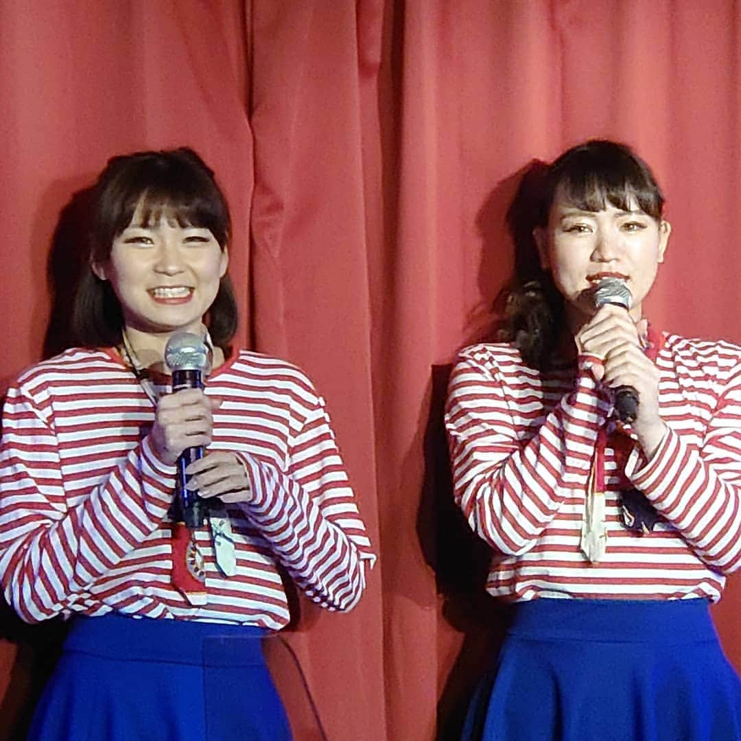 あしべのインスタグラム：「今日は、仕事終わりからの作業からの マリンロケット🚀にあしBE〜いーつするだけのはずが、ショーを見てきました✨  短縮営業だったよね？  と思ってしまうぐらい　  ハーフのショーでもみなさんを楽します これがエンターテインメント✨  横浜のエンターテインメントの火を消してはならない！！  またみなさんと横浜でワイワイ出来るのを耐え忍ぶのみ😁  マリンロケット🚀のみなさんありがとう御座いました😭  写真は、あしべと言ったらリョウダイさんなんで（笑）  #あしべ #横浜 #マリンロケット #エンターテインメント #ショー」