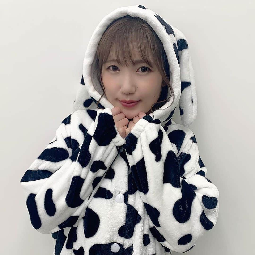 内田彩のインスタグラム：「イベントで牛も着ました🐄  うしださん。  ちゅちゅまるは本当に可愛い🐹」