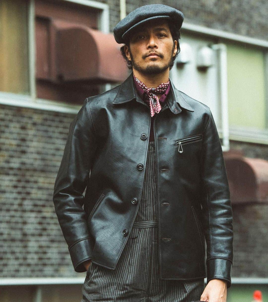 ZOEのインスタグラム：「こんなコーデどうですか？ @y2leather_official  #y2leather」