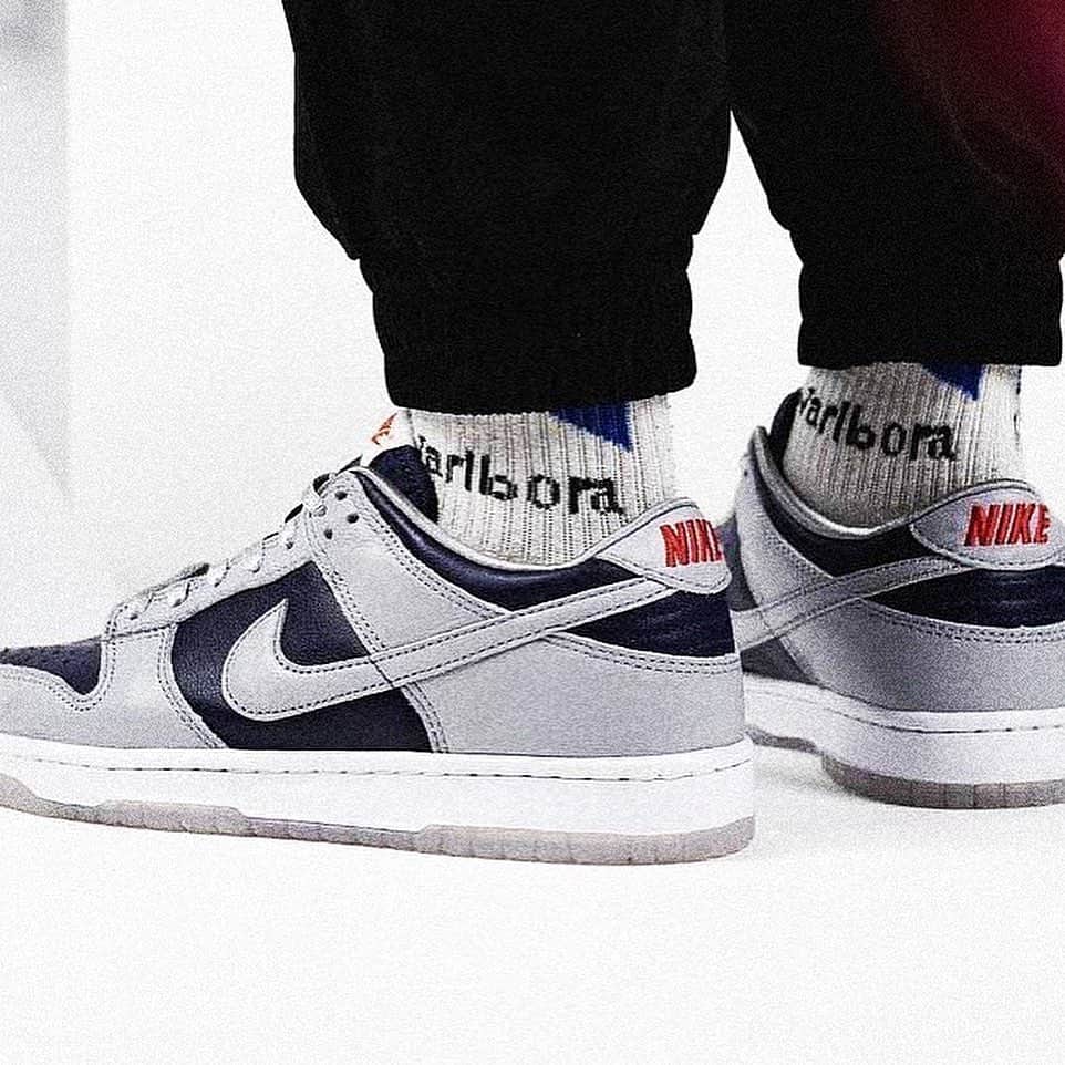 shoes ????さんのインスタグラム写真 - (shoes ????Instagram)「Nike is keeping the Dunk Low’s flowing in 2021. 👟 The latest instalment comes in the form of the “College Navy”, which boasts a clean contrast of a dark navy & light grey palette. 🔒 Rate these 👇  #sneakers #sneakernews #nicekicks #kicksonfire #hypebeast #brkicks #highsnobiety #complexsneakers #kickstagram #stockx #grailed #nikedunk #dunklow #yeezy #supreme」2月1日 23時41分 - shoes