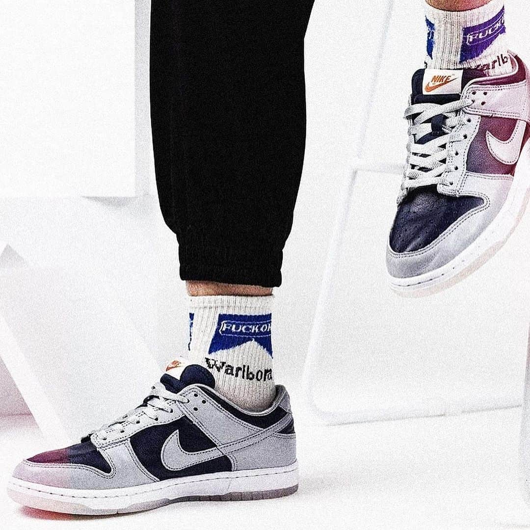 shoes ????のインスタグラム：「Nike is keeping the Dunk Low’s flowing in 2021. 👟 The latest instalment comes in the form of the “College Navy”, which boasts a clean contrast of a dark navy & light grey palette. 🔒 Rate these 👇  #sneakers #sneakernews #nicekicks #kicksonfire #hypebeast #brkicks #highsnobiety #complexsneakers #kickstagram #stockx #grailed #nikedunk #dunklow #yeezy #supreme」