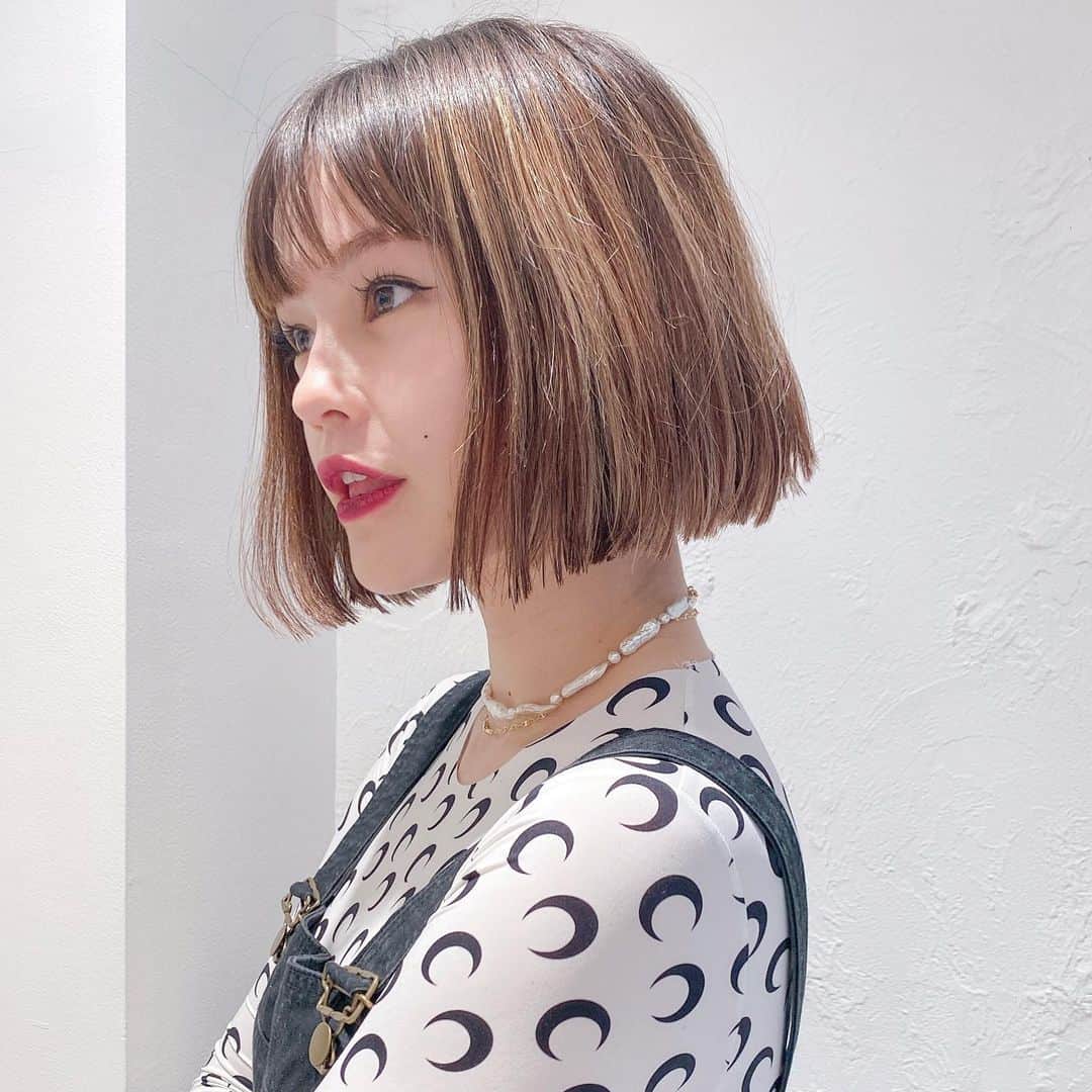 Sachiのインスタグラム：「Awesome girl @okss2121 🌍 New Emma BoB🌙 BiG LoVE🤝  #shima_sachi #hair#tokyo#girl」