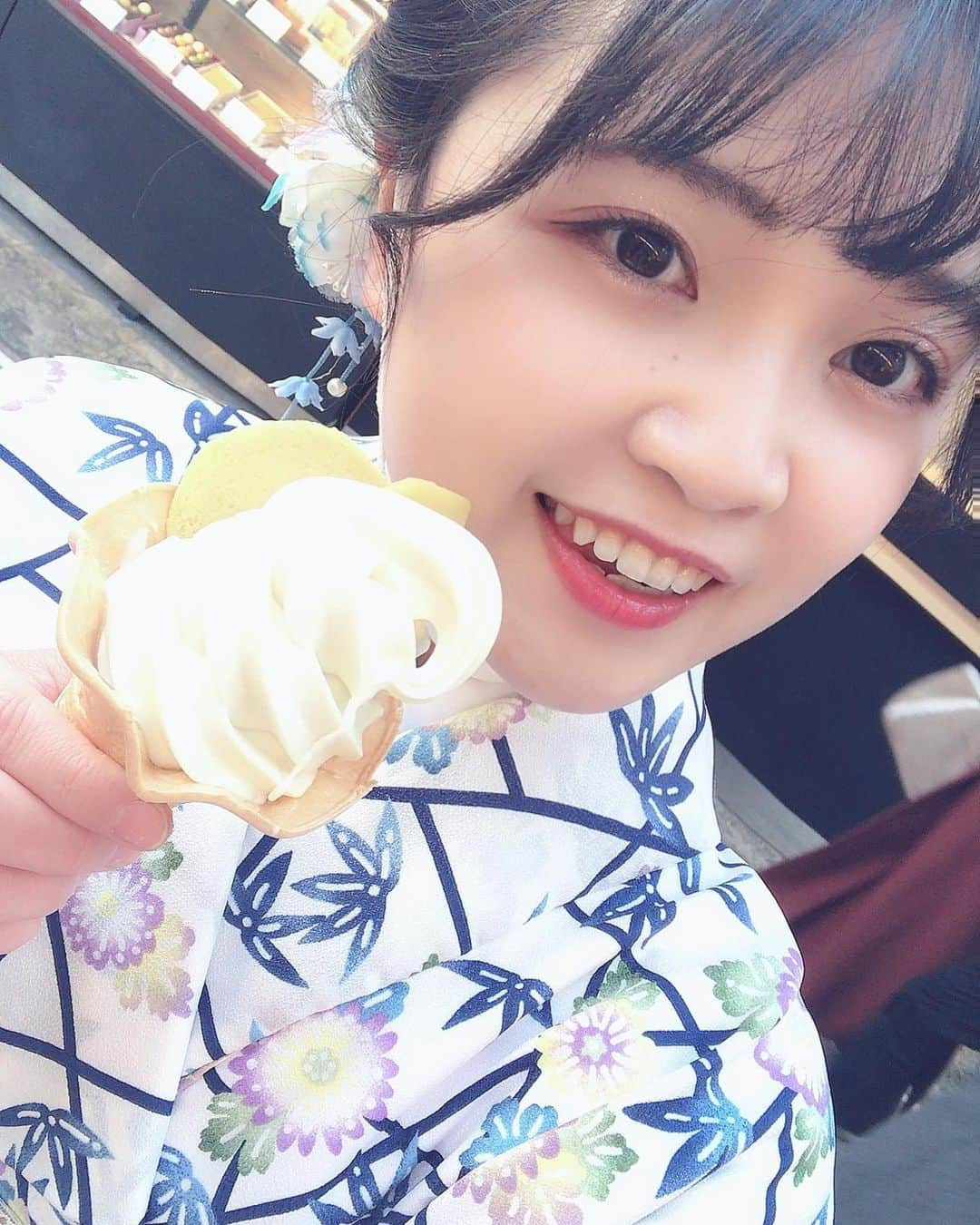 大野 一二三さんのインスタグラム写真 - (大野 一二三Instagram)「浅草食べ歩き🍓‪🍦‬🍡  #浅草 #浅草グルメ #いちご飴 #芋ようかんソフトクリーム #いちごと抹茶のお団子 (自撮り忘れてた) #アイドル #撮影会 #デート気分」2月1日 23時47分 - hifumi_ohno