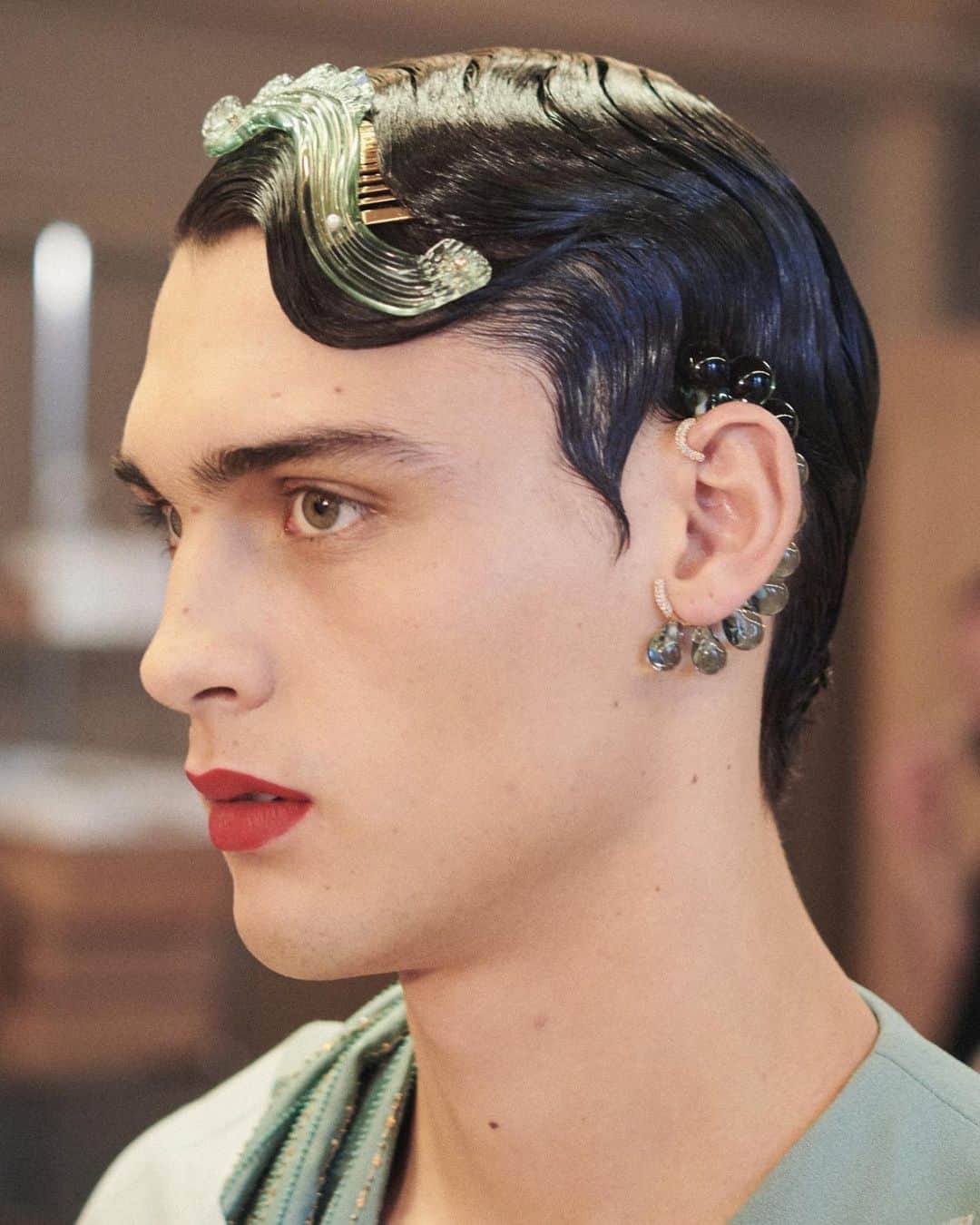のインスタグラム：「It’s all in the details during the final fitting for @MrKimJones’ debut #FendiCouture Spring Summer 2021 show.  Artistic Director of Couture and Womenswear Collections: @MrKimJones Artistic Director of Accessories and Menswear Collections: @SilviaVenturiniFendi Jewellery Creative Director: @delfinadelettrez   Photographer: @brett_lloyd Model: @ludwig.wilsdorff」