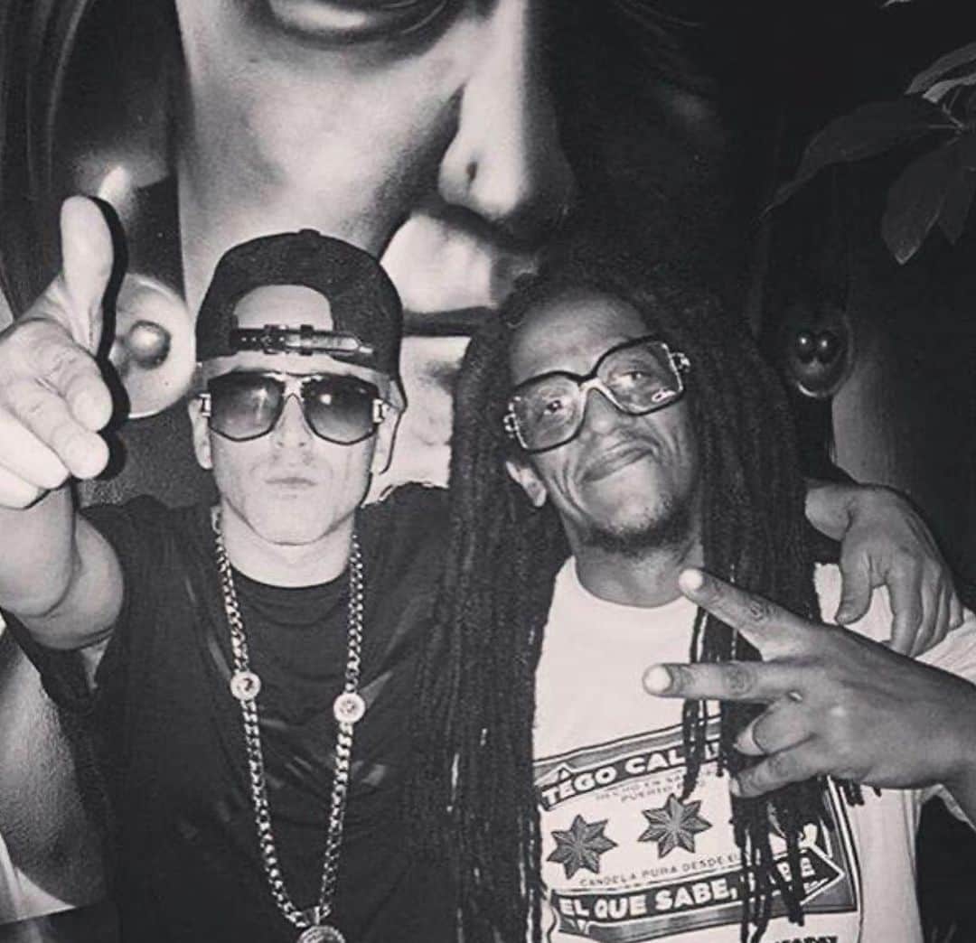 ヤンデルのインスタグラム：「Tegui feliz cumpleños! 🤜🏼🤛🏾 salud y vida! #Elblancoyelnegro @tegocalderon」