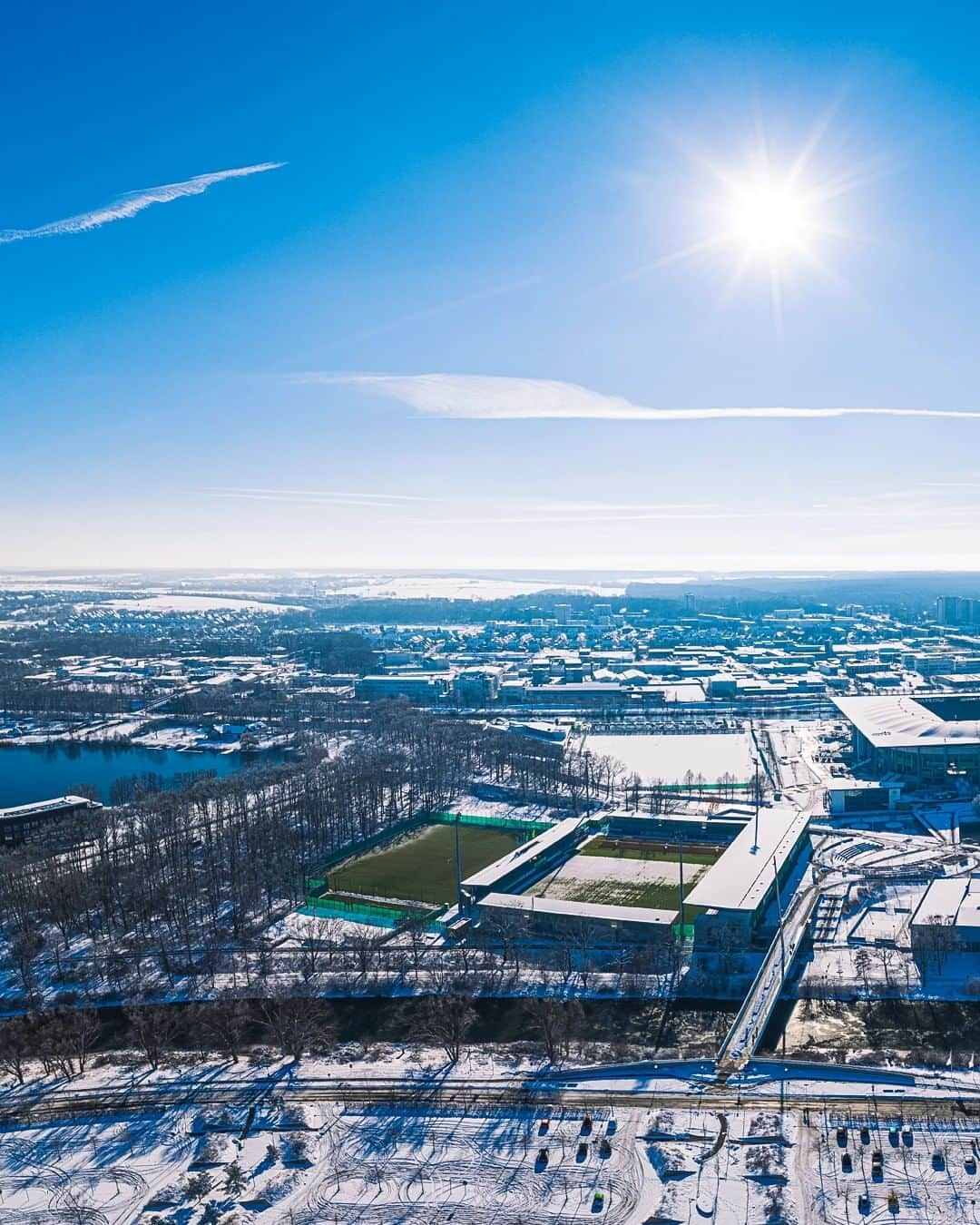 VfLヴォルフスブルクさんのインスタグラム写真 - (VfLヴォルフスブルクInstagram)「❄ Winter Wolfsburgland! ❄ 2⃣⃣/2⃣  #vflwolfsburg #arbeitfussballleidenschaft #immernurdu #immer_hungrig #winterwonderland #winter #wolfsburg #snow #schneelandschaft」2月2日 0時17分 - vfl.wolfsburg