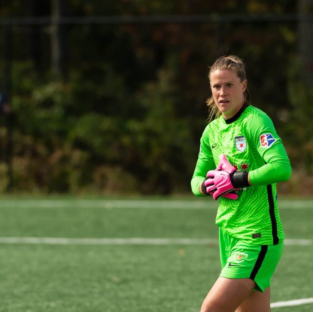 アリッサ・ナアーさんのインスタグラム写真 - (アリッサ・ナアーInstagram)「Year 1️⃣2️⃣ #nwsl @chicagoredstars」2月2日 0時20分 - alyssanaeher