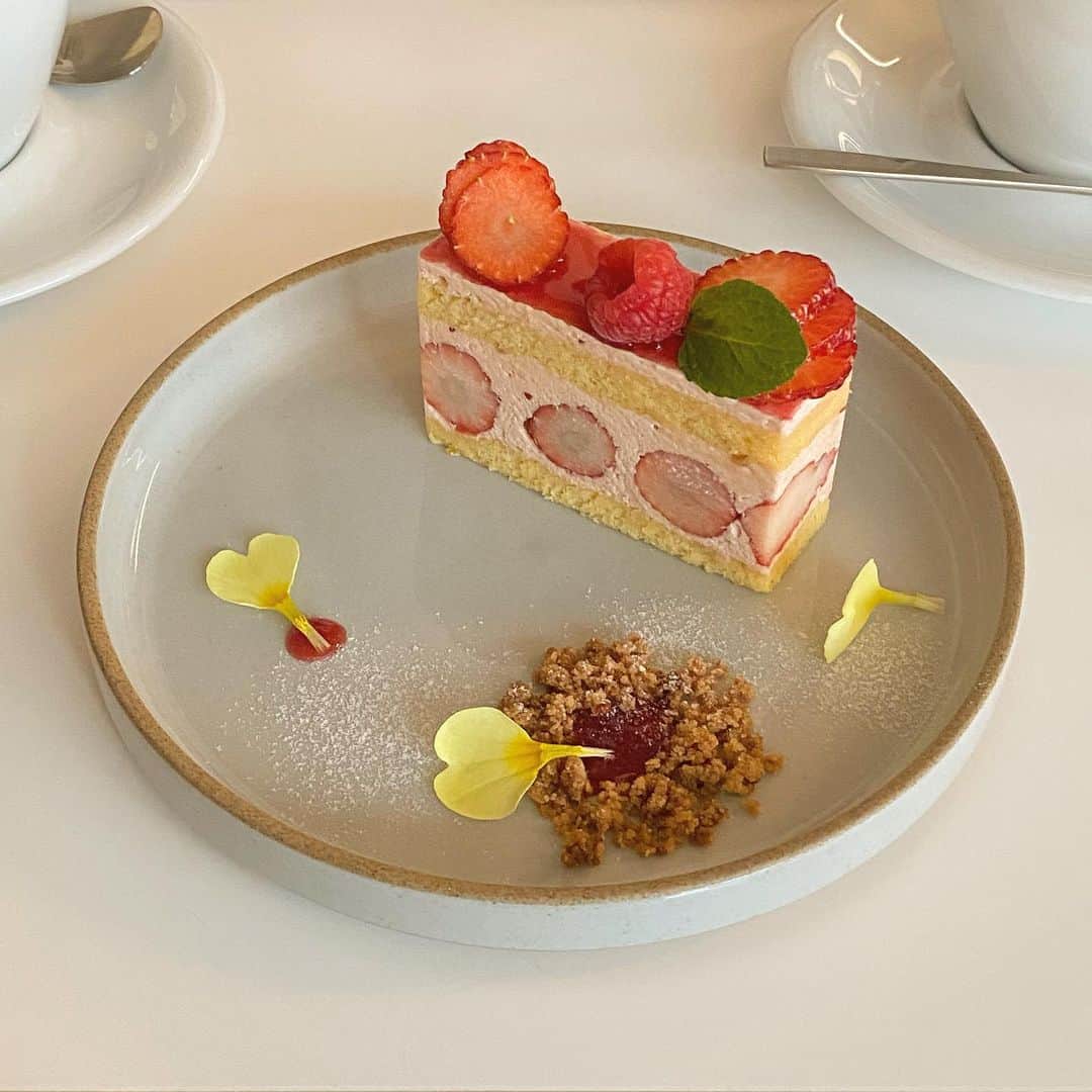 岡元優香のグルメインスタ