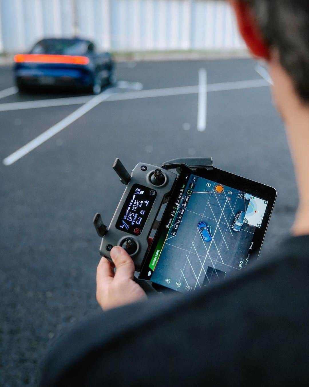Porscheさんのインスタグラム写真 - (PorscheInstagram)「The highest form of art - take to the skies with @Borsch for captivating drone results. Link in bio for more behind the scenes.」2月2日 0時39分 - porsche