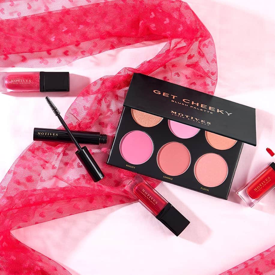 Motives Cosmeticsのインスタグラム：「The month of love has arrived🖤 We’re all about self-love all year long but something about February that gets us totally in our feels. ✨ Treat yourself in honor of self-love to all these goodies & more on motivescosmetics.com and stay tuned for a very special announcement! 😉」