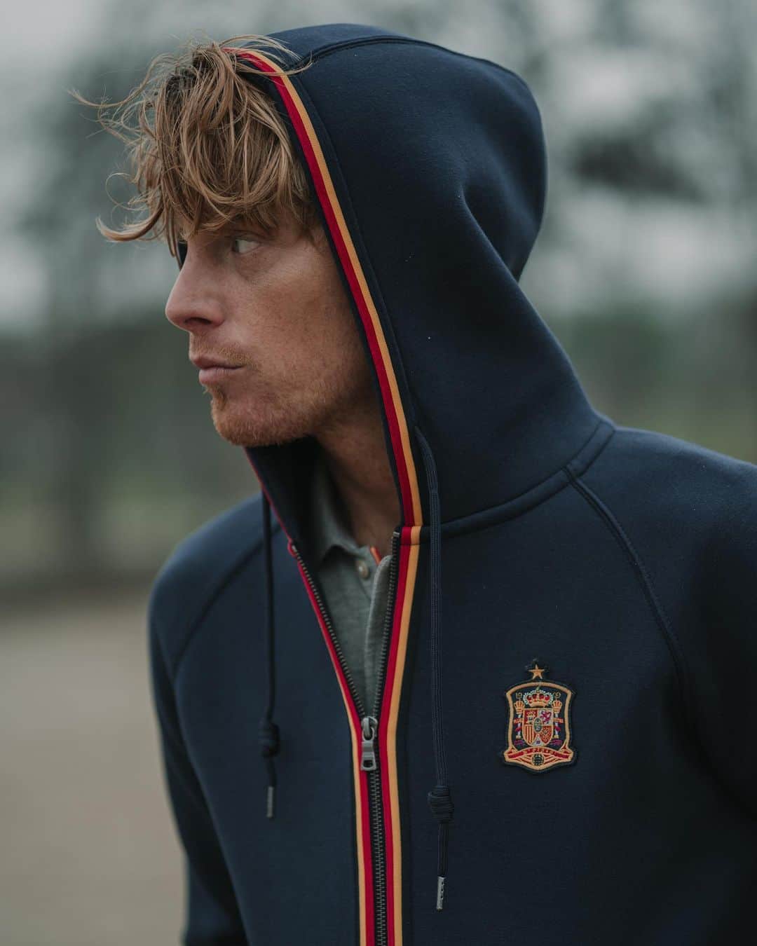 エルガンソさんのインスタグラム写真 - (エルガンソInstagram)「Atrévete a vestir con rollo ⚽️ Nueva sudadera canguro de nuestra colección cápsula de @sefutbol .Y qué, ¿Te atreves? #elganso #unidosporeldeporte」2月2日 0時48分 - elgansoinsta