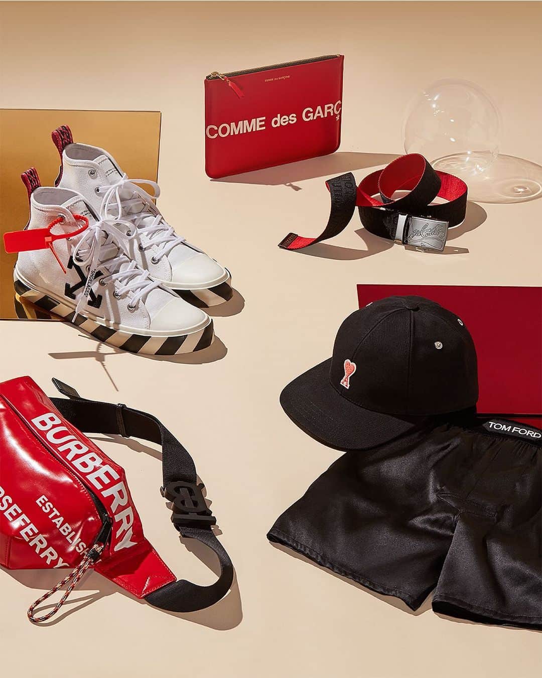 Saks Fifth Avenueのインスタグラム：「When searching for a Valentine's gift for @thesaksman, there's two things to keep in mind. 1) You can never go wrong with a statement-making logo. 2) The more red, the better.」