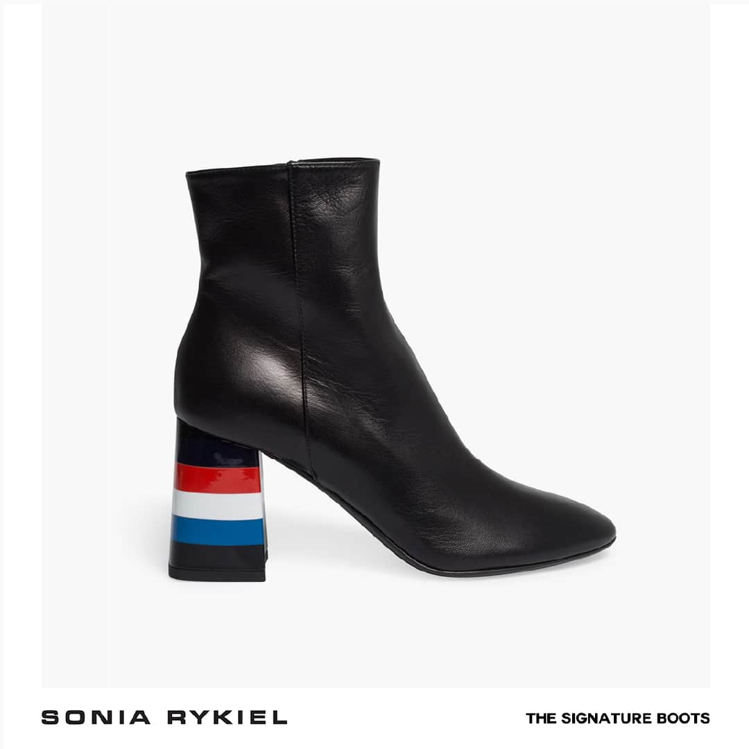 ソニアリキエルさんのインスタグラム写真 - (ソニアリキエルInstagram)「"Française" from head to toe.⁣ #SoniaRykiel #FollowTheStripes #Rykiel #iconicshoes #FrenchBoots」2月2日 1時00分 - soniarykiel