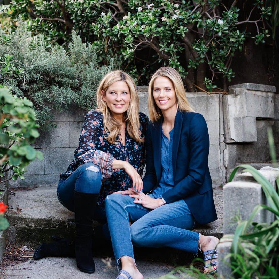 アンナ・ローソンのインスタグラム：「Happy birthday to my fabulous co-founder @lbreggy ! Celebrating you today and wishing you a wonderful day. What fun it is to build @seedlyfe_ with you and help women all over the world. Your strength, the way you give to others and lift other women up inspires me daily! Thank you for being you!! XOXO」